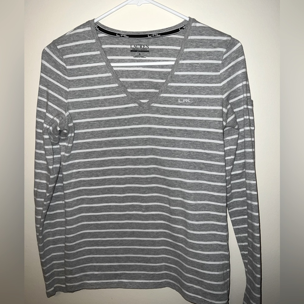 Lauren Ralph Lauren sizeSmall Active or casual long sleeve grey w/ white stripes